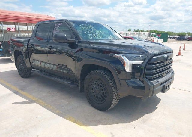 2025 TOYOTA TUNDRA SR5