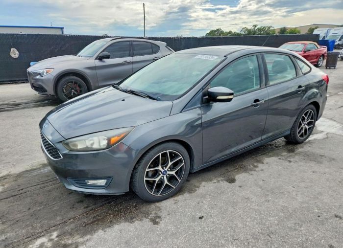 2017 FORD FOCUS SEL
