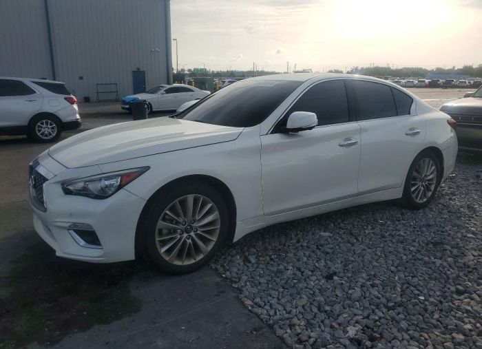 2021 INFINITI Q50 LUXE
