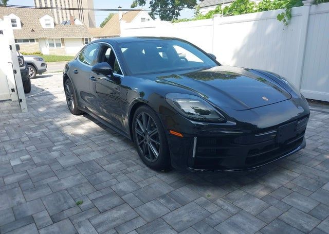 2025 PORSCHE PANAMERA 4