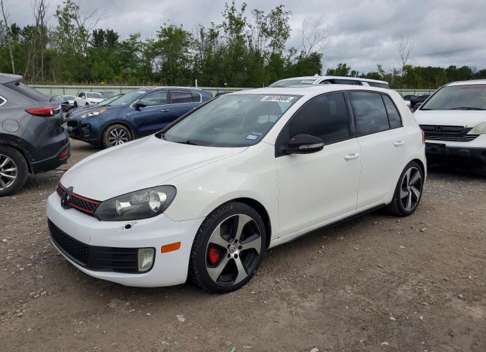 2013 VOLKSWAGEN GTI 