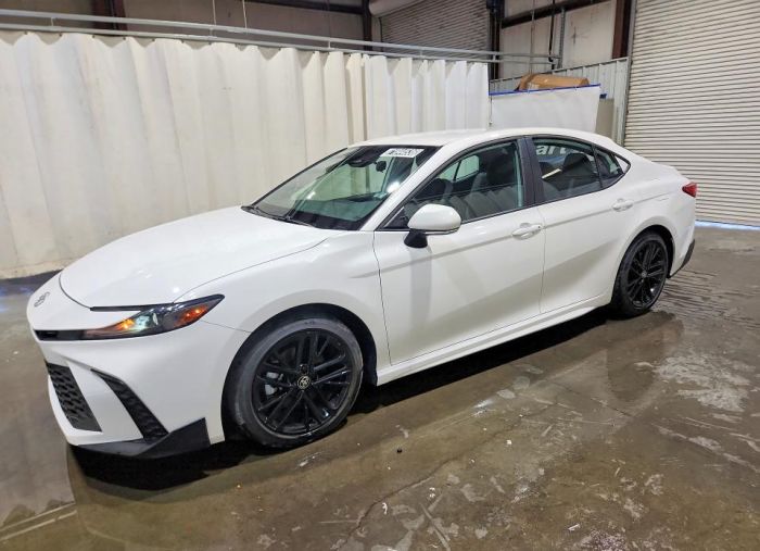 2026 TOYOTA CAMRY SE