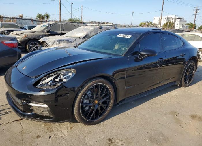 2018 PORSCHE PANAMERA 4