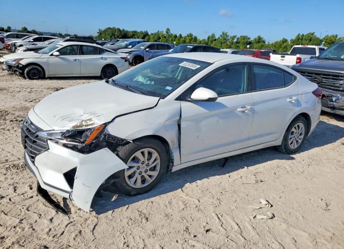 2019 HYUNDAI ELANTRA SE